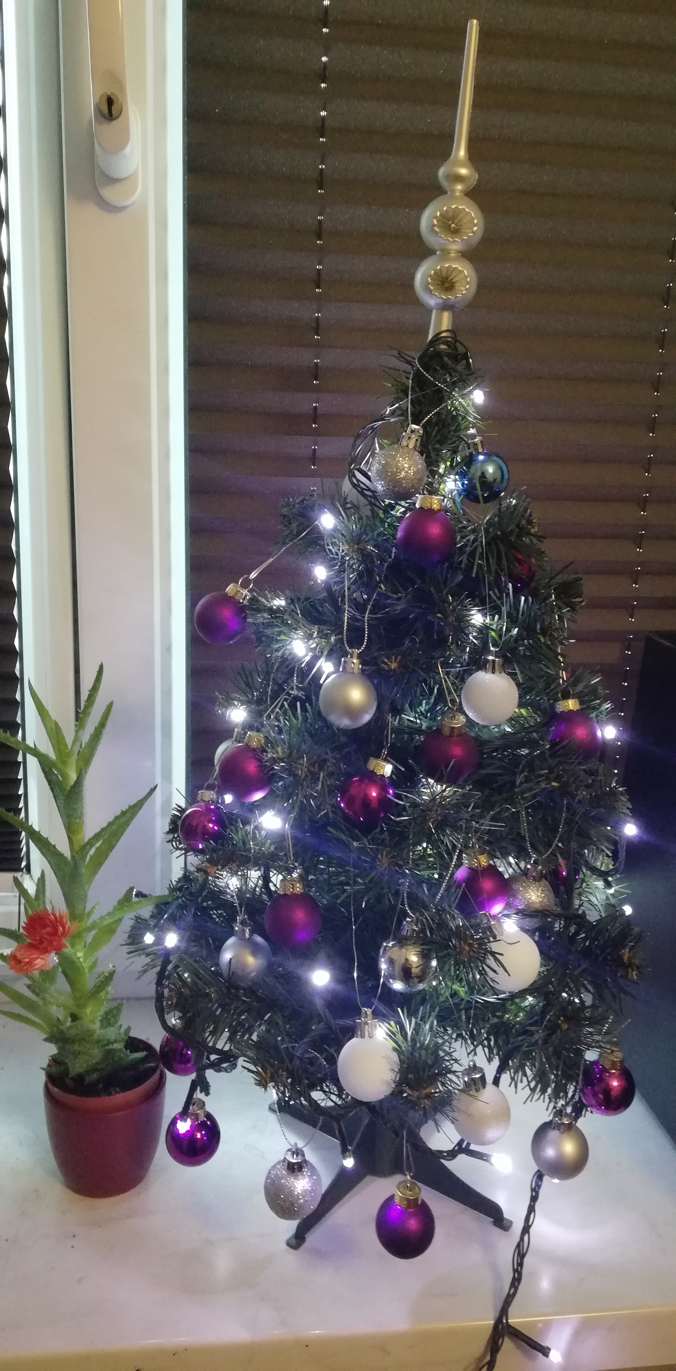 xmas_RL_tree3.jpg